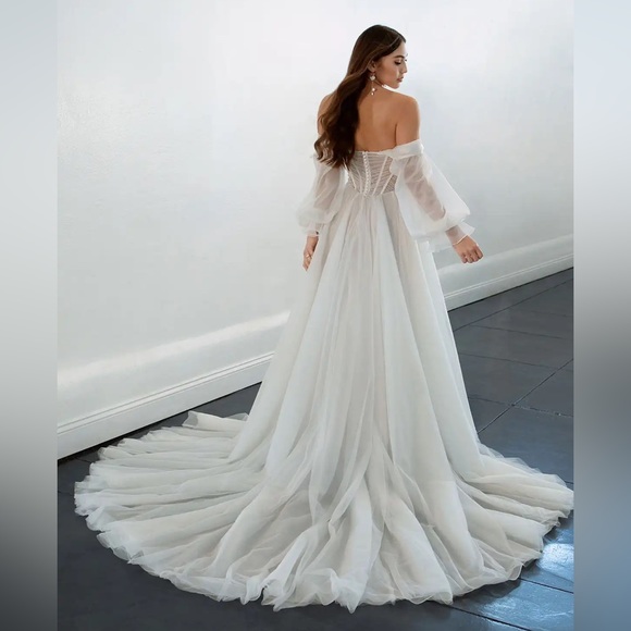 NWT LUXE STRAPLESS A-LINE WEDDING DRESS WITH OFF-THE-SHOULDER BELL SLEEVES - Picture 3 of 8